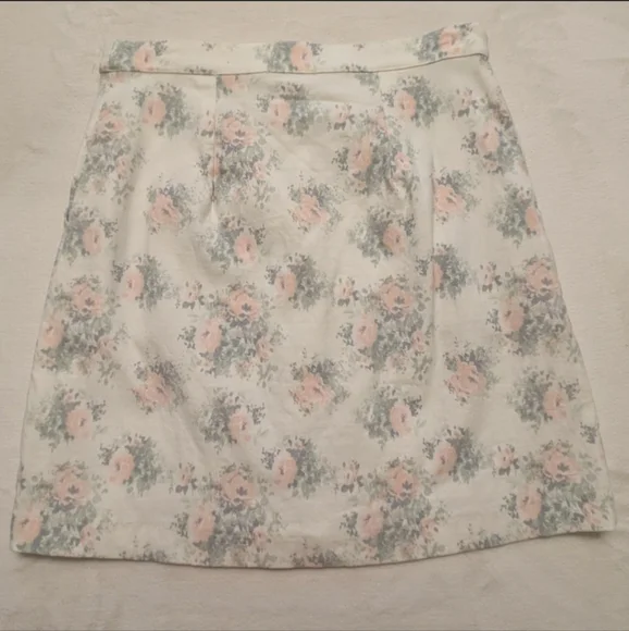 Lily White Floral Skirt with Button Detail - Picture 8 of 8